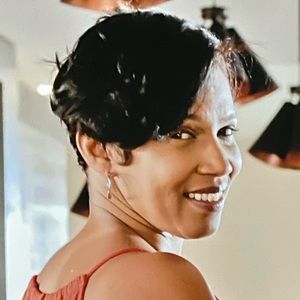 Meet your Posher, Gina